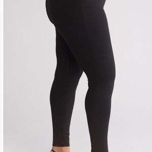 Max Studio Sleek Black Leggings